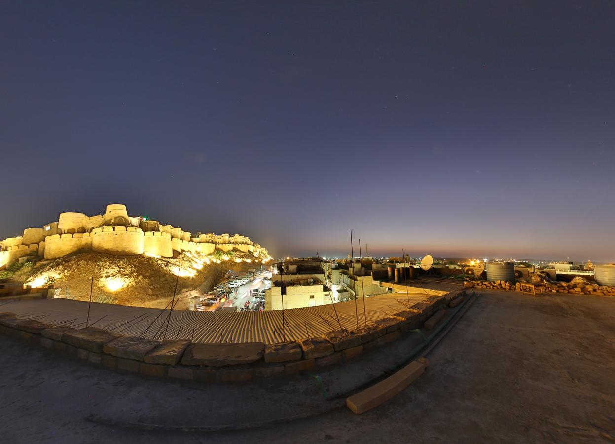 Hotel Vrinda Palace Dzsaiszalmer Kültér fotó